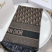 سكارف ديور فخم