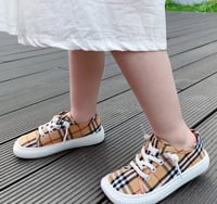 جزم بيربري للجنسين