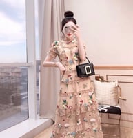 فستان دانتيل للعمر المحير مطرز فخم