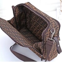 شنطة فيندي للمواليد