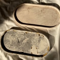 صحن بيضاوي كبير