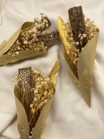 توزيعات (ميني باقه ورد جبسوفيليا + عود طبيعي )