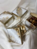 علبة بغطاء مقاس 10*10