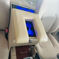 تكاية سيارة لاندكروزر 2008 - 2021 مع USB , ليد