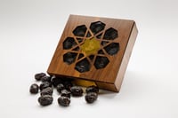 عجوة العالية الملكية -1كجم -عبوة خشبية