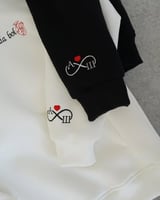 هودي شتوي مع كلمة حب لاينتهي