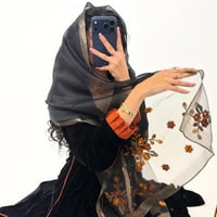 عباية مخمل بتصميم مميز