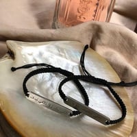 أسوارة رجالية بتصميم أنيق حسب الطلب