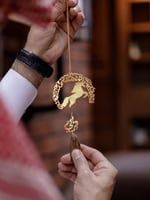 تعليقة الخيل مع كسرة العود فخامة