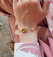 اسوارة الأحرف المتشابكة