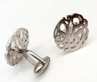 كبك بالاسم بطلاء فضي