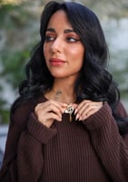 سلسال بالاسم شكل قلب مع اضافة حرف