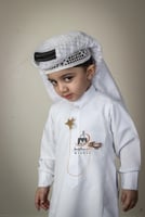 بروش بالاسم مع شكل الصقر