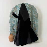 عباية مخمل كوري اسود