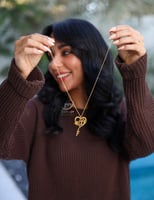 سلسال بالاسم شكل قلب مع اضافة حرف