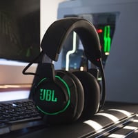 سماعة للألعاب جي بي ال كوانتوم ون