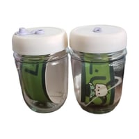 كاسات زجاج مع المصاص