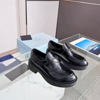 حذاء برادا نسائي شامل الملحقات