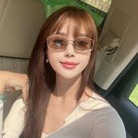 نظارات شانيل شامل ملحقات الماركة