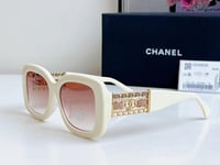 نظارات شانيل ماستر شامل ملحقات الماركة