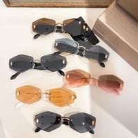 نظارات بولغاري شامل ملحقات الماركة