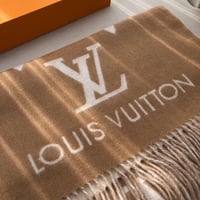 شال لويس فيتون للتوصيل الفوري ماستر شامل الملحقات