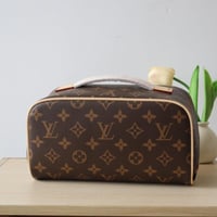 حقيبة ادوات الزينة 3 الوان