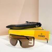 نظارات فندي شامل تغليف الماركة