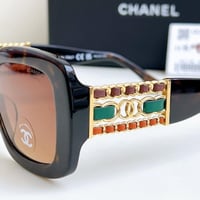 نظارات شانيل ماستر شامل ملحقات الماركة