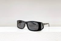 نظارات برادا ماستر شامل الملحقات