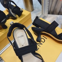 حذاء فندي ماستر كعب طولين شامل الملحقات