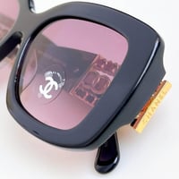 نظارات شانيل ماستر شامل ملحقات الماركة