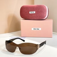 نظارت ميوميو شامل تغليف الماركة