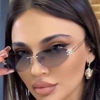 نظارات شانيل شامل الملحقات