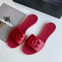 احمر