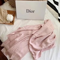 شال ديور حرير للتوصيل الفوري ماستر مع العلبة