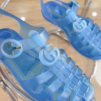 صندل قوتشي الشفاف نسائي رجالي