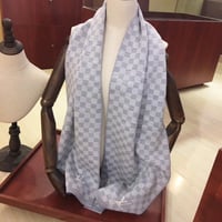 شال لويس فيتون لونين شامل الملحقات