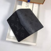 محفظة لويس فيتون