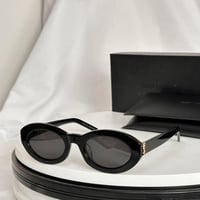 نظارات سان لوران ماستر شامل الملحقات