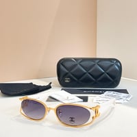 نظارات شانيل شامل ملحقات الماركة