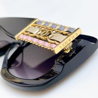 نظارات شانيل ماستر شامل ملحقات الماركة