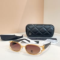 نظارات شانيل شامل ملحقات الماركة