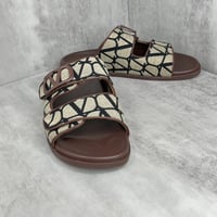 فلات ماركة فالنتينو مناسب للجنسين شامل ملحقات الما...