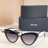 نظارات برادا شامل ملحقات الماركة