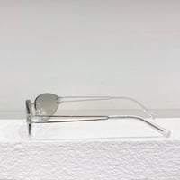 نظارات شانيل شامل الملحقات