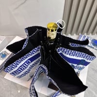 مظلات من ديور شامل تغليف الماركة