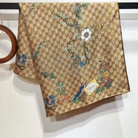 شال قوتشي حرير ماستر مع تغليف الماركة