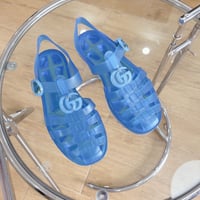 صندل قوتشي الشفاف نسائي رجالي