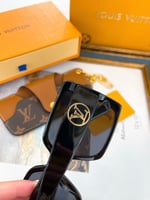 نظارات لويس فيتون ماستر مع الحقيبه والملحقات